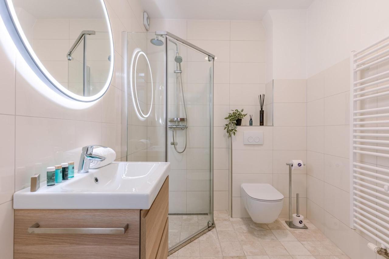 Authentic Apartment In The Heart Of アントウェルペン エクステリア 写真