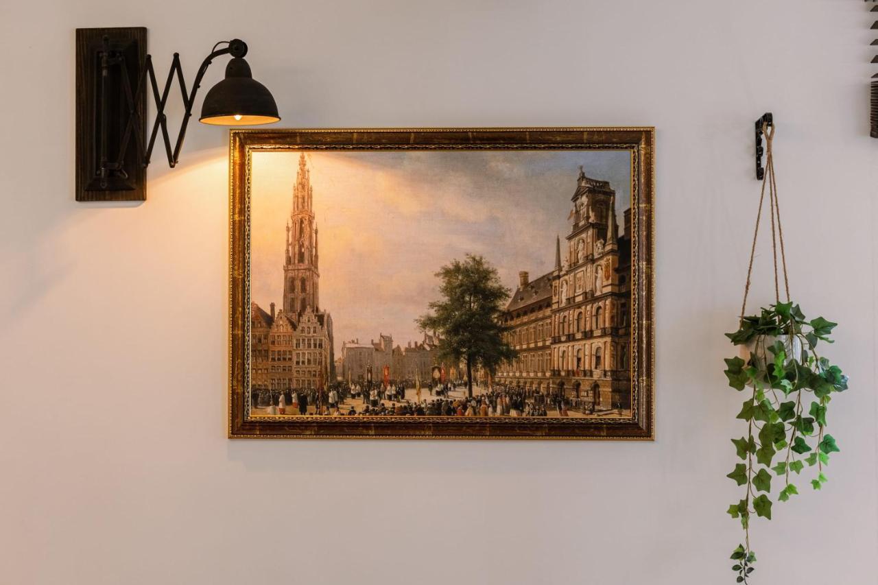 Authentic Apartment In The Heart Of アントウェルペン エクステリア 写真