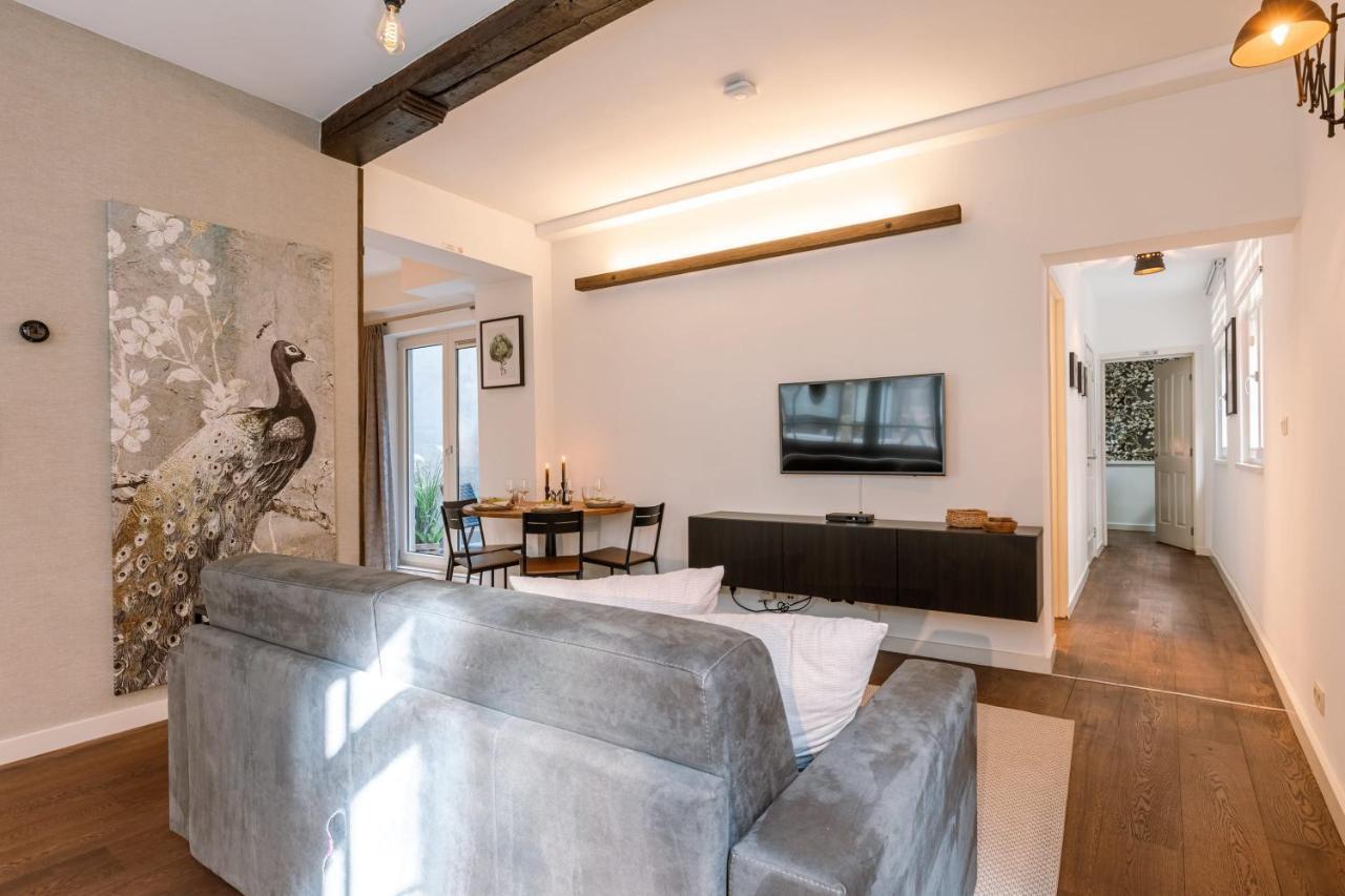 Authentic Apartment In The Heart Of アントウェルペン エクステリア 写真